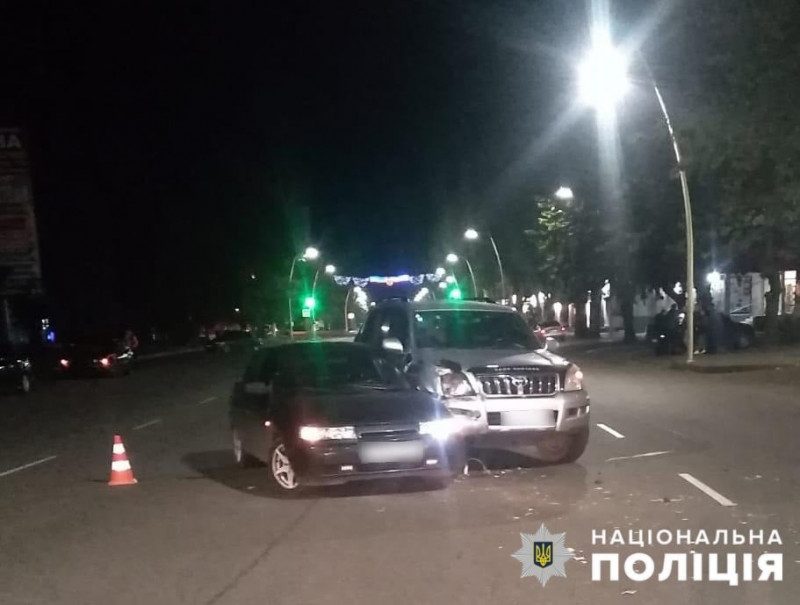 "Будут отмазывать": в Мелитополе пьяный коп протаранил авто, а потом "подставил" жену"