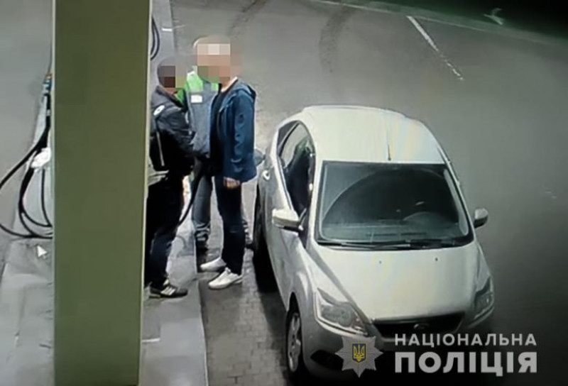 Хотел просто утихомирить, но убил: подробности смертельной драки на АЗС в Киеве