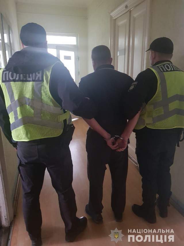 Дивіться фото з місця події Дивіться фото з місця події