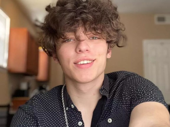 Модные мужские стрижки 2021-2022