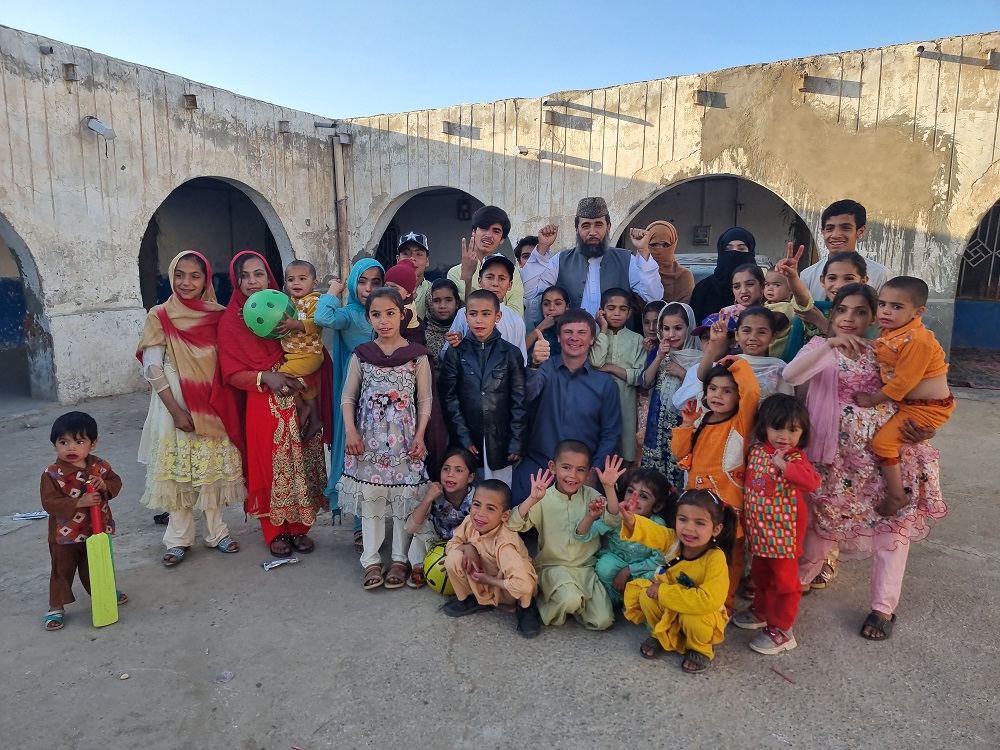 Многоженство в Пакистане и семья с 53 детьми: раскрыты подробности нового выпуска Мира наизнанку