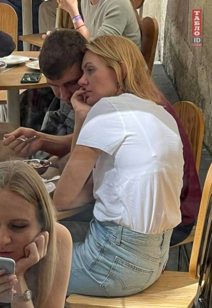 Скандал на похоронах Полякова: дружина нардепа накинулася на Скороход Скандал на похоронах Полякова: дружина нардепа накинулася на Скороход