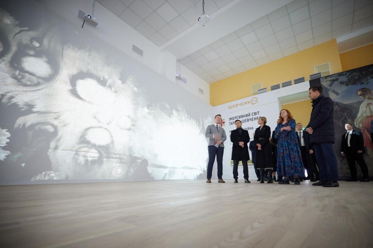 Как выглядит достроенный Шевченковский центр в Каневе: Зеленский проверил результат