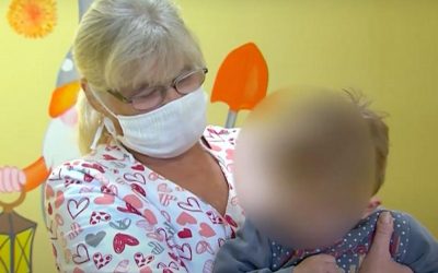 "Відлупила дитину до інвалідності та втекла на побачення": у Рівному покарали 21-річну матір