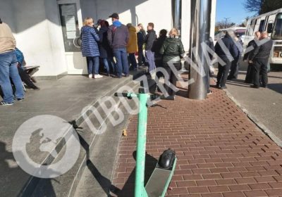 Більшість померлих від COVID-19: у Києві утворилися черги з похоронних авто на кладовищах