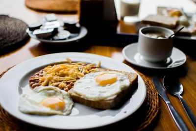 Диетолог назвала самый низкокалорийный и сытный завтрак: вкус невероятный, а польза удивительная