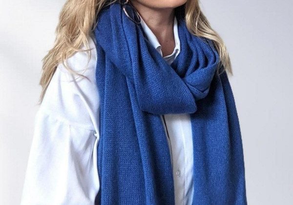 У моду на зиму 2021-2022 увійшли напрочуд гарні жіночі шарфи, які радують око і гріють душу