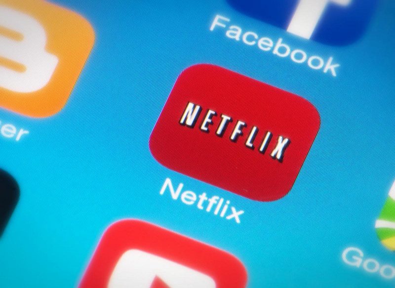 Бріджертони, Корона та інше: Netflix запустив повністю українську версію