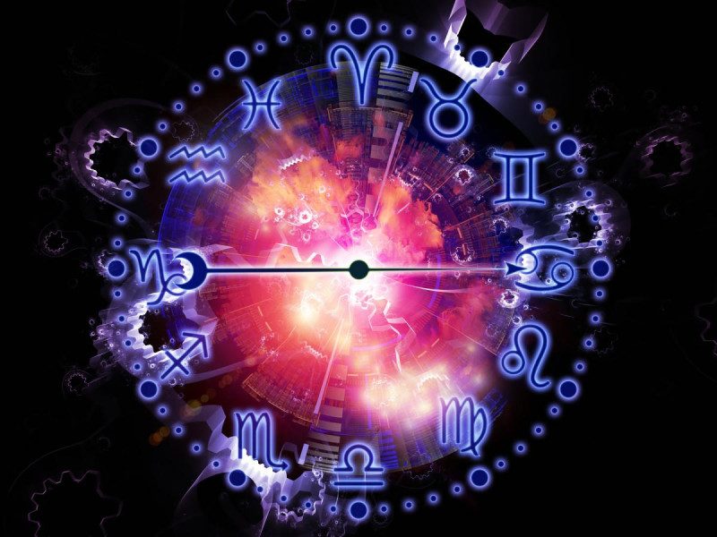 Гороскоп на 2 ноября 2021 для всех знаков Зодиака: хороший заработок, долги и упадок сил