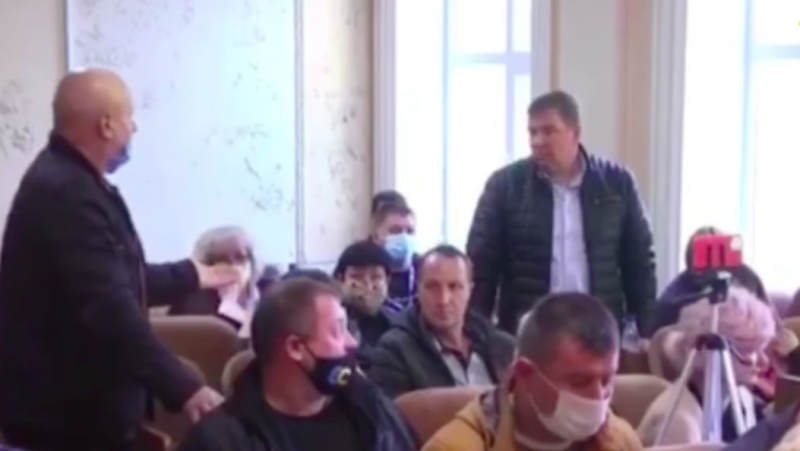 "Чим той АТОвець кращий за мене?": під Одесою депутат міськради обурився через роздачу землі військовим