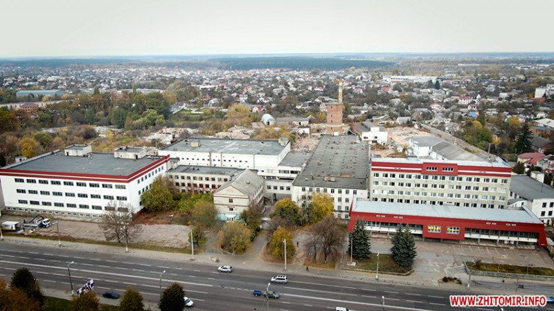Легкой походки больше не будет: в Житомире снесли известную фабрику носков