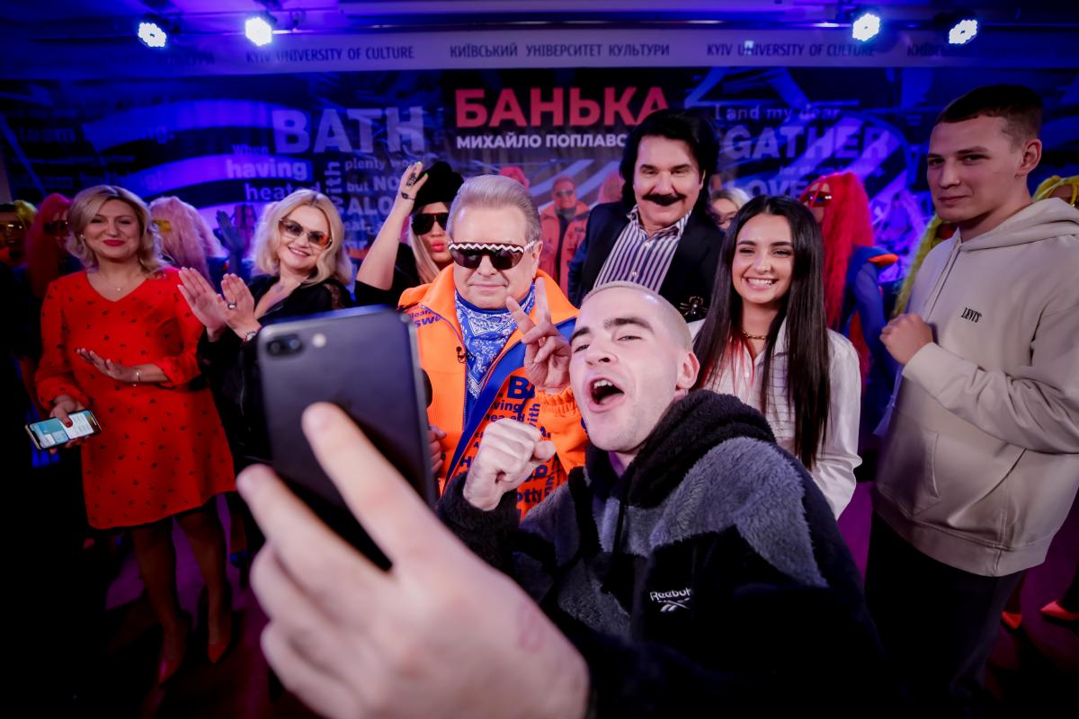 Михаил Поплавский новым клипом бросил вызов TikTok-блогерам