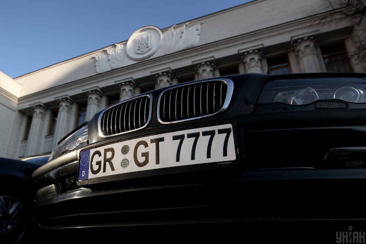 Конфискация авто и штрафы до 170 тысяч: в Украине завершилось льготное растаможивание 