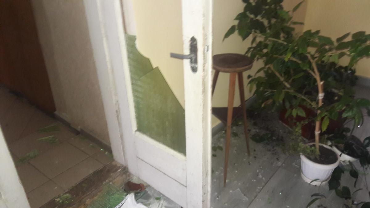 У Львівській області чоловік увірвався до лікарні та вчинив дебош У Львівській області чоловік увірвався до лікарні та вчинив дебош