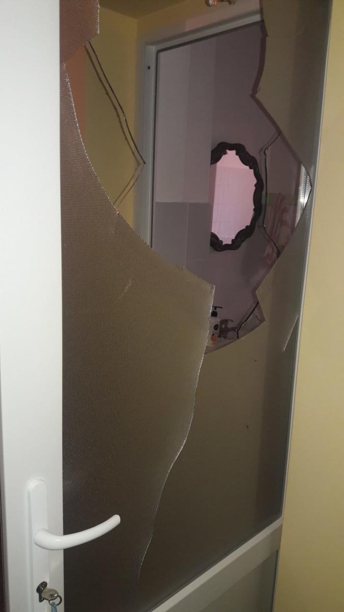 У Львівській області чоловік увірвався до лікарні та вчинив дебош У Львівській області чоловік увірвався до лікарні та вчинив дебош