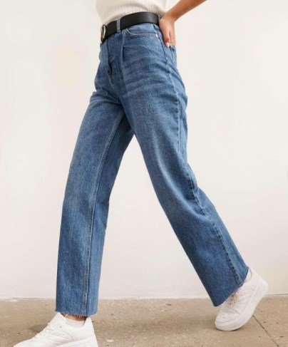 Модные джинсы 2022 женские