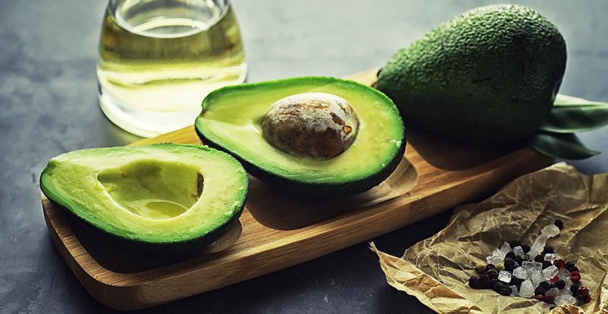 Как использовать косточку от авокадо: 11 интересных идей