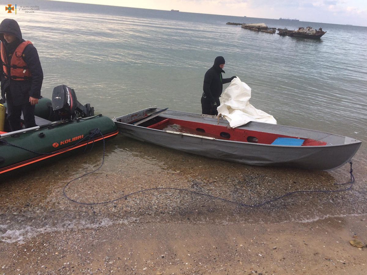 Со дна Черного моря подняли тело третьего рыбака, погибшего возле острова Березань