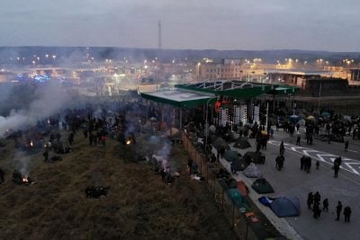 Новий штурм кордону: нелегали ламають загородження і прориваються до Польщі з Білорусі