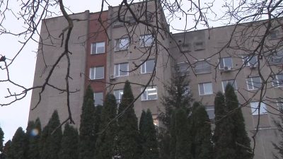 Випав з вікна лікарні після розмови з донькою: на Волині загинув пацієнт COVID-відділення Випав з вікна лікарні після розмови з донькою: на Волині загинув пацієнт COVID-відділення