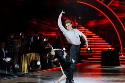 Грандіозний суперфінал шоу Танці з зірками: Леся Нікітюк в ролі судді і повернення всіх пар сезону