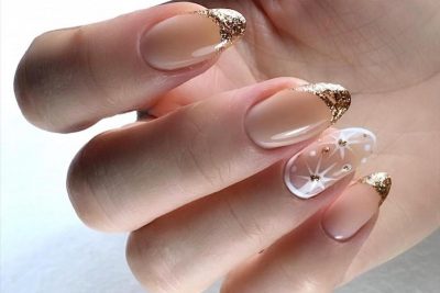 Найгарніший новорічний манікюр 2022 френч, який підкорить ваше серце