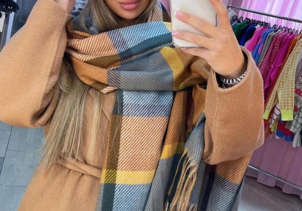 Наймодніші шарфи зима 2022: вони теплі-теплі, немов мамині руки