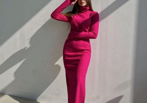 У моду на зиму 2022 увійшли приголомшливі теплі сукні, в яких холоднеча буде милою