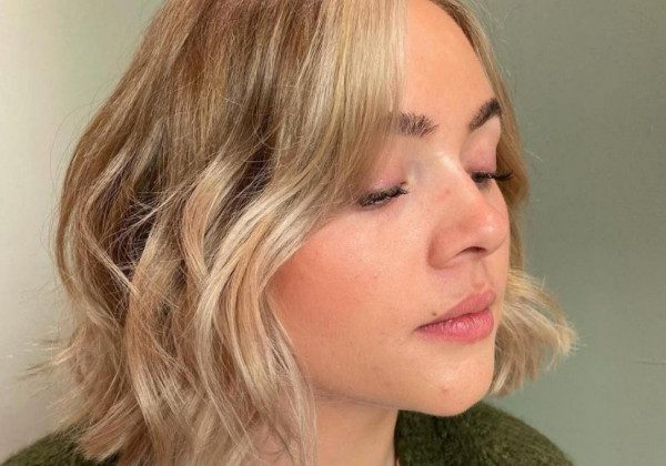 У моду на зиму 2022 повернулася чудова стрижка італійський боб у стилі 60-х з неповторним шармом