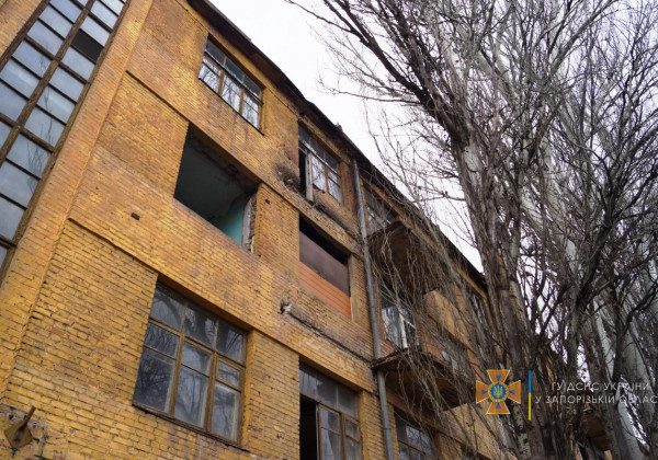 У Запоріжжі на людей впав балкон, є загиблий