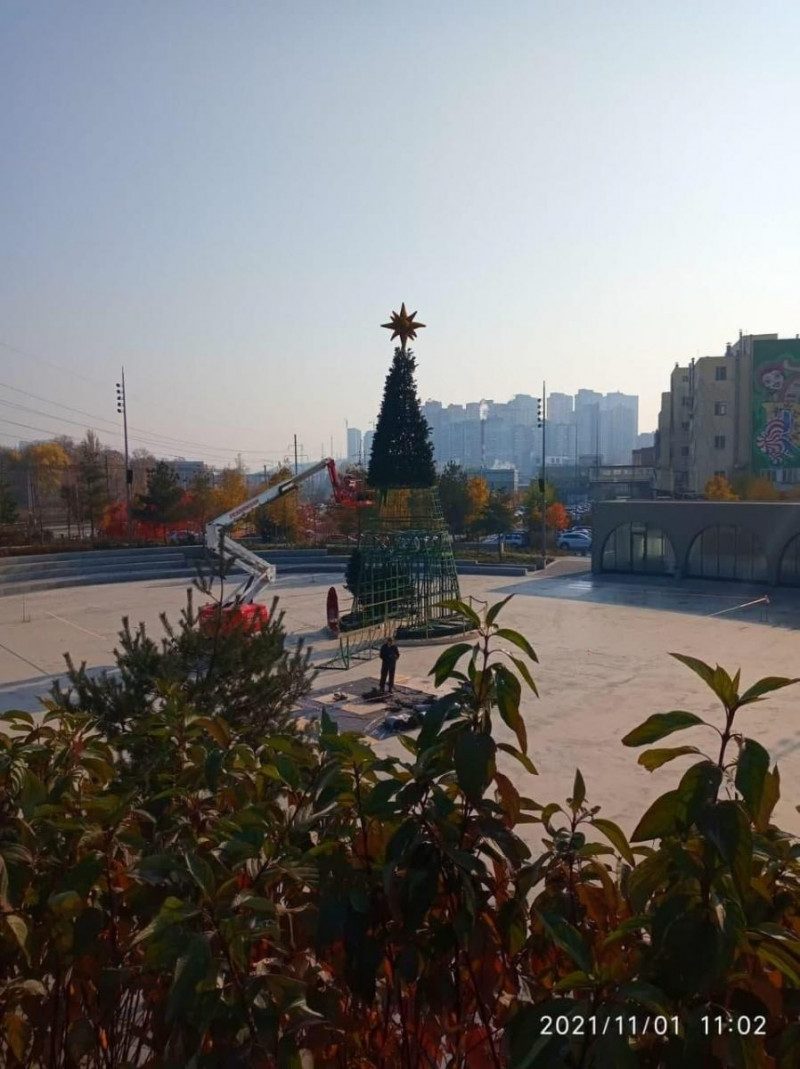 Киев готовится к Новому году: как будет выглядеть главная елка страны