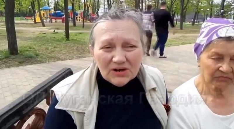 "Выбросят на улицу": в Луганске захватывавшая СБУ пенсионерка пожаловалась, что Украина забрала у нее пенсию