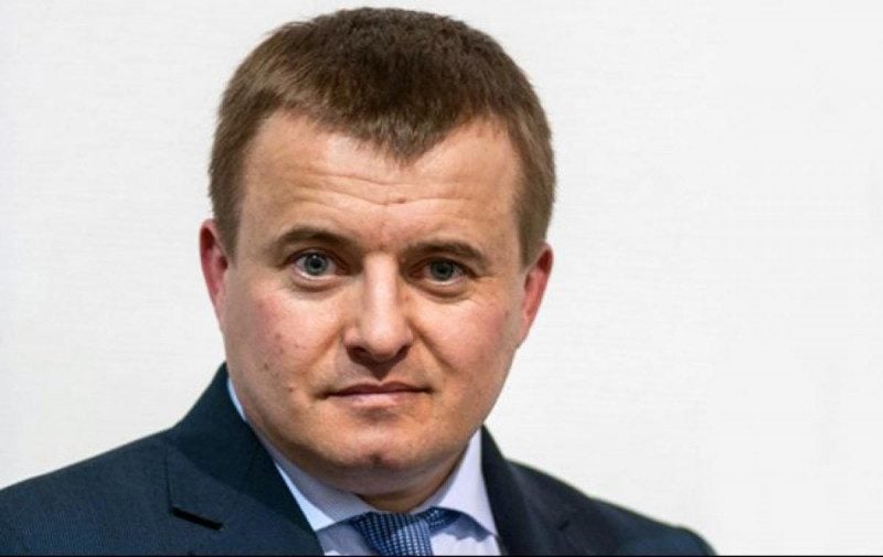 Экс-министру энергетики Демчишину вручили подозрение за контрабанду угля из ОРДЛО