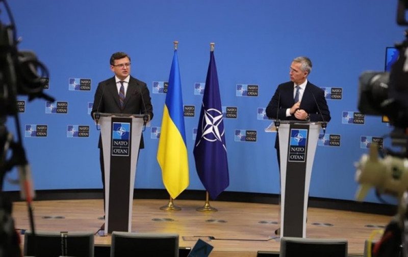 Главу МЗС України Дмитра Кулебу запросили на засідання міністрів країн НАТО