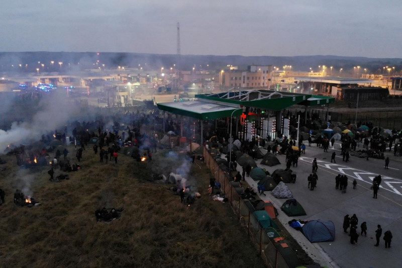 Новий штурм кордону: нелегали ламають загородження і прориваються до Польщі з Білорусі