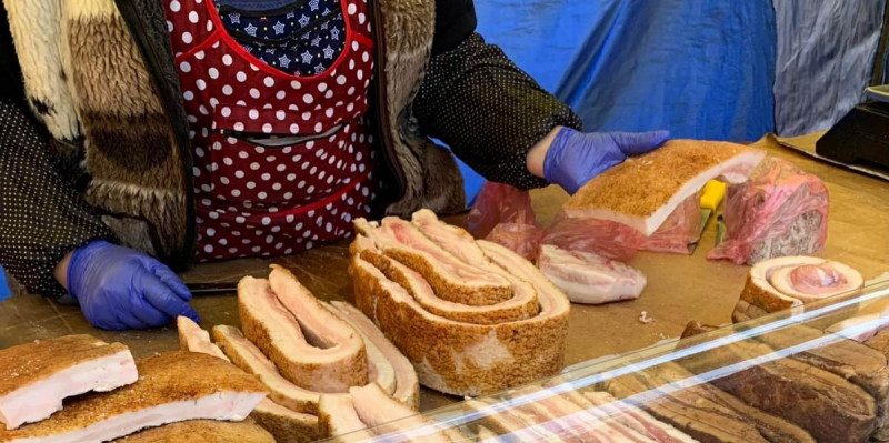 Сало по 500 гривен за кило: киевлян шокировали космическими ценами