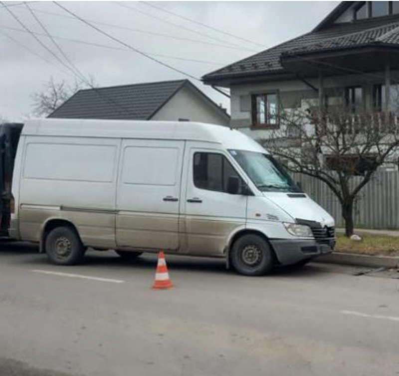 У Ковелі на Волині 73-річна бабуся на скутері протаранила бус