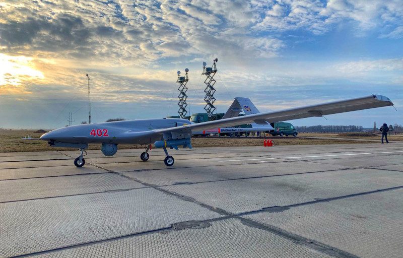 Туреччина продасть Україні ще понад 20 дронів Bayraktar - Bloomberg