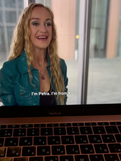 Netflix в серіалі Емілі в Парижі зганьбили українок на весь світ - показали їх дурними крадійками Netflix в серіалі Емілі в Парижі зганьбили українок на весь світ - показали їх дурними крадійками