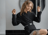 Змінила спортивний костюм на смокінг: Олена Шоптенко без бюстгальтера примірила чоловічий костюм