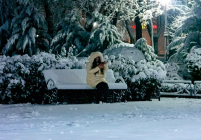 Трощив авто і валив дерева: на окупований Крим обрушився потужний ураган і снігопад