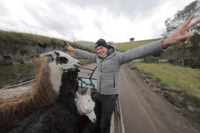 Мир наизнанку. Эквадор: Дмитрий Комаров оседлает ламу и побывает на необычном родео