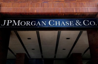Пандемия COVID-19 закончится в 2022 году - JP Morgan