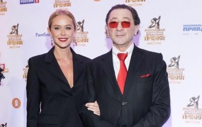 Лепс розлучається з дружиною після довгих років спільного життя Лепс розлучається з дружиною після довгих років спільного життя