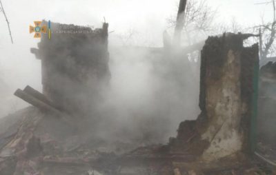 "Дитина без свідомості лежала під ліжком": на Харківщині чоловік виніс 8-річного хлопчика з палаючого будинку