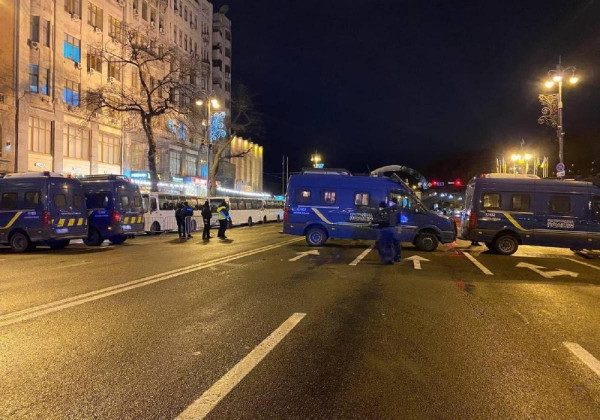 Центр Києва повністю перекритий: на Майдан стягнули силовиків через акцію