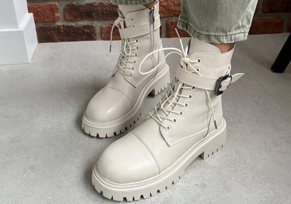 У моду на зиму 2022 повернулися теплі черевики жіночі надзвичайної краси з непередбачуваних 60-х