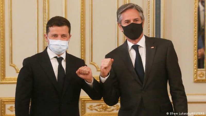 Зеленский согласовал позиции с Блинкеном перед саммитом Байдена и Путина