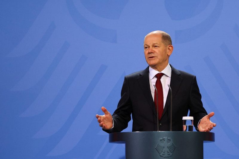 Війська РФ біля кордонів України і Донбас: у ФРН заявили про термінове прохання Шольца до Путіна