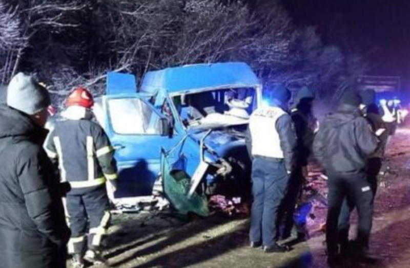 ДТП на Тернопольщине: людей доставали из искореженного автобуса, двое погибших